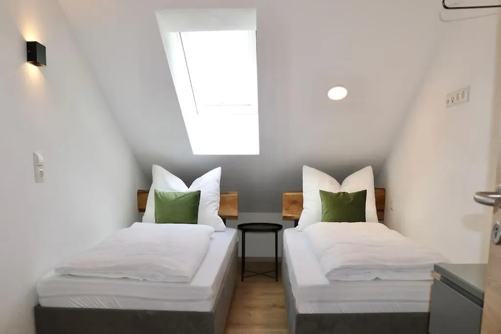 Moderne Dg-Wohnung Im Guenztal Krumbach  Apartamento Krumbach (Gunzburg)